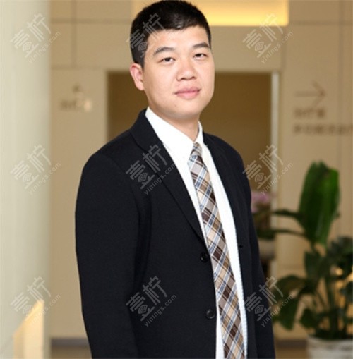 李竞医生照片