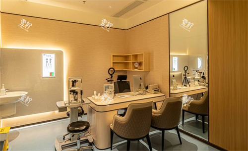 深圳黑马眼科问诊区