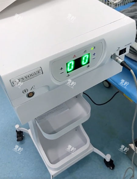 维密金雕设备仪器照片