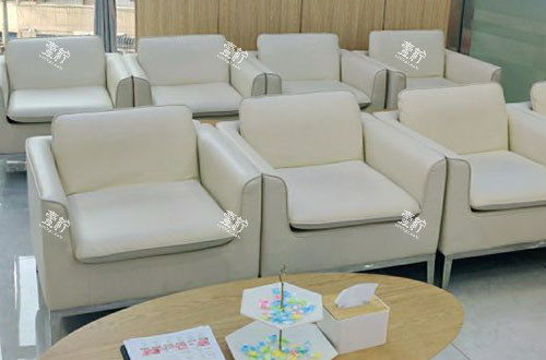 重庆德贝口腔牙齿治疗等候区.jpg