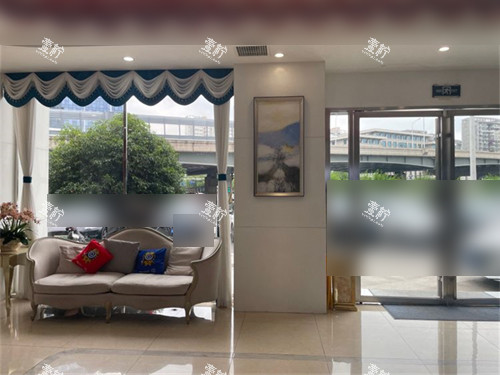 长沙美奥口腔医院湘府店门口休息区.jpg
