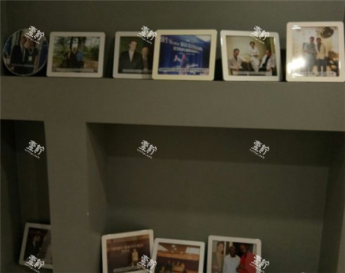 重庆松山医院展示架.jpg