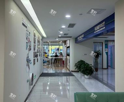 重庆维乐口腔走廊图.jpg