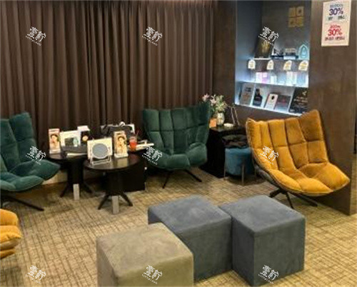 韩国Madeu皮肤科休息区.jpg 韩国Madeu皮肤科休息区.jpg