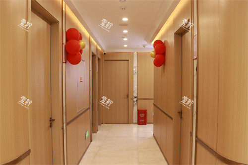 长沙晶肤医疗美容走廊环境.jpg