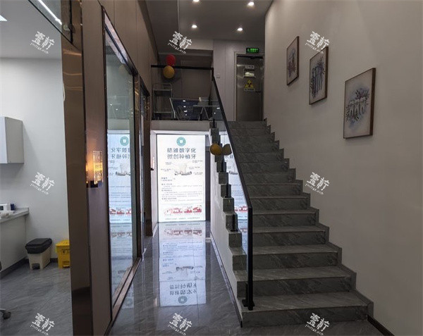 蚌埠皓雅口腔楼梯环境图.jpg