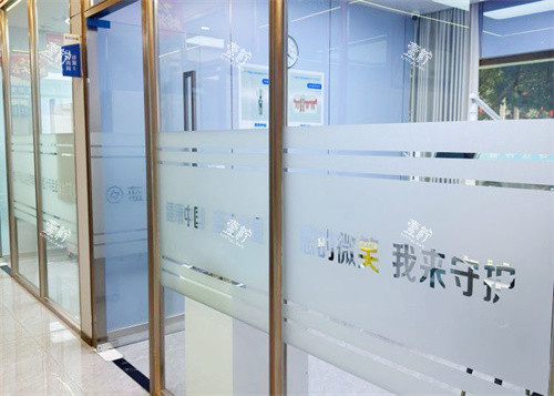 百色蓝天口腔医院诊室.jpg