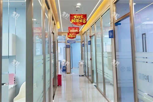 百色蓝天口腔医院走廊环境.jpg
