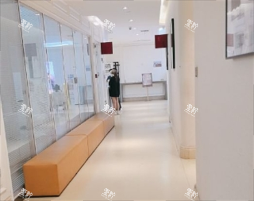 西安画美整形抗衰室外休息处.png