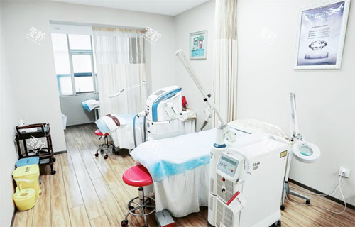 成都晶肤医美（宽窄巷子总院）施术区.jpg