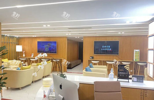 成都艺星医疗美容大厅环境实拍图.jpg