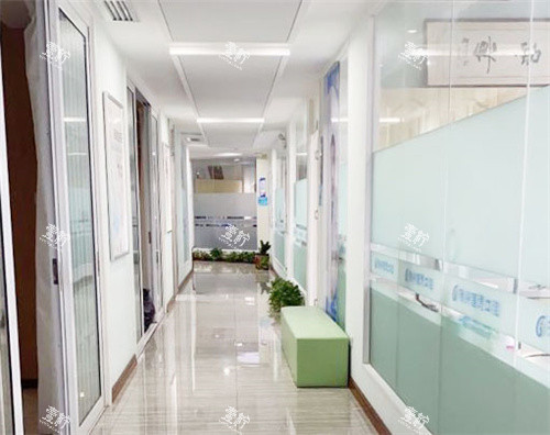 滁州固德口腔医院走廊环境.jpg 滁州固德口腔医院走廊环境.jpg