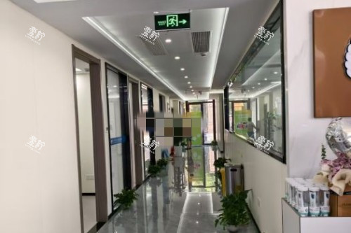 余姚圣亚口腔走廊.jpg