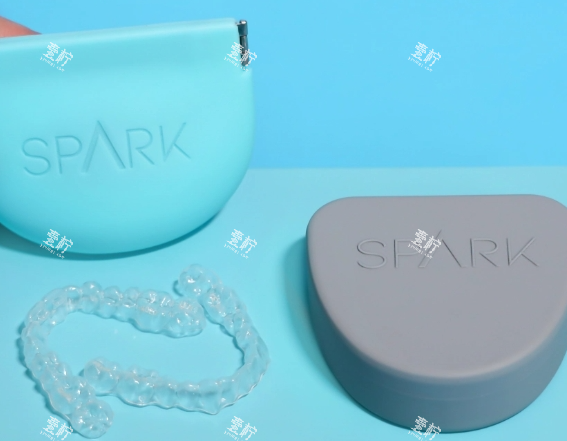 Spark正畸隐形矫正器展示.png