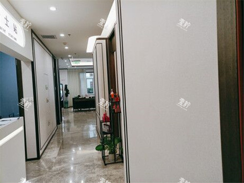 北京加减美整形走廊环境图.jpg