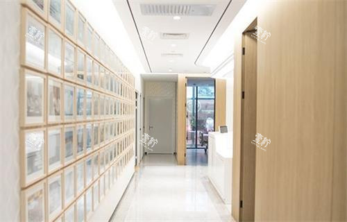 北京艺美硕德整形走廊.png