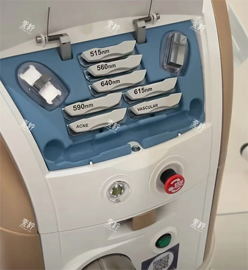 光子嫩肤m22设备.jpg 光子嫩肤m22设备.jpg