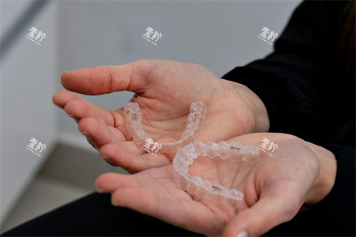 隐适美隐形矫治器图片.jpg
