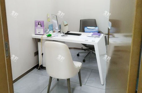 杭州天鑫医疗美容整形术前商谈室.jpg 杭州天鑫医疗美容整形术前商谈室.jpg