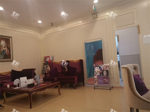 上海仁爱医院休息候诊区.jpg