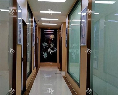 东莞韩美整形走廊.jpg
