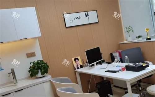 上海松丰口腔商谈间.jpg 上海松丰口腔商谈间.jpg