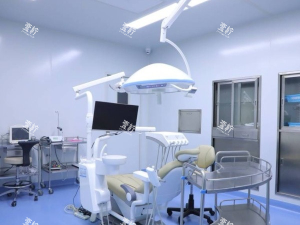 北京海淀中诺口腔施术室.jpg
