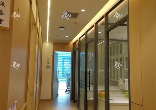 北京奔跑口腔走廊.jpg 北京奔跑口腔走廊.jpg