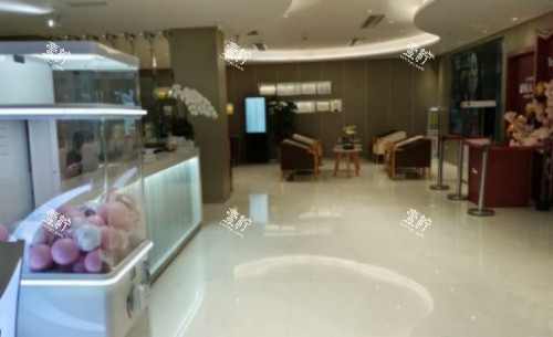 成都艺星整形医院大厅.jpg