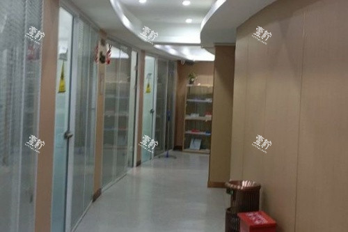 昆明时光医疗美容医院走廊.jpg