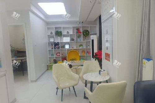 北京三十二贝天润口腔候诊区.jpg 北京三十二贝天润口腔候诊区.jpg