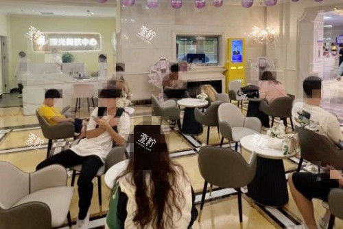 南宁美丽焦点医疗美容医院候诊区.jpg