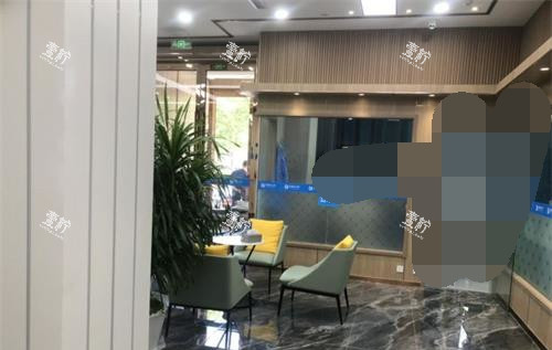 山东烟台壹颗芽口腔门诊部大厅.jpg 山东烟台壹颗芽口腔门诊部大厅.jpg
