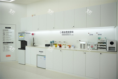 合肥茀莱堡口腔水吧台.jpg 合肥茀莱堡口腔水吧台.jpg
