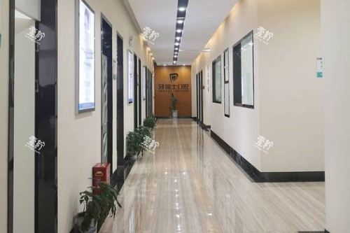 怀化牙博士口腔医院走廊.jpg 怀化牙博士口腔医院走廊.jpg