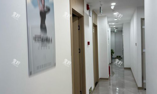 北京贞美医疗美容诊所走廊.jpg 北京贞美医疗美容诊所走廊.jpg