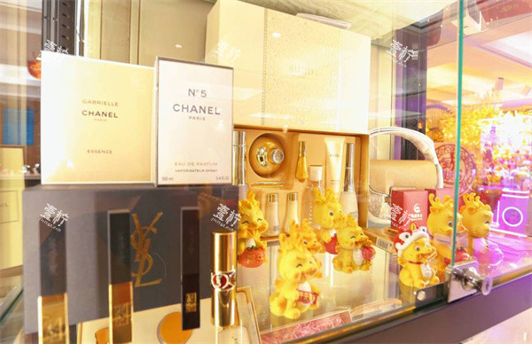 广州远东美容整形产品展示区.jpg 广州远东美容整形产品展示区.jpg
