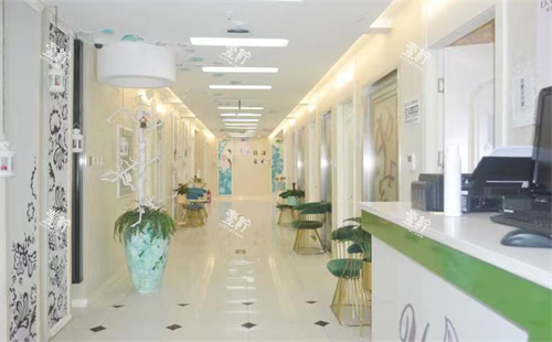 北京上美整形走廊.png