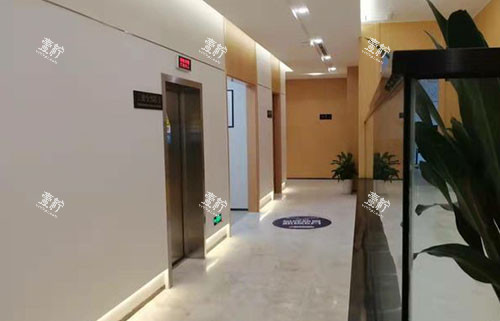 重庆美奥口腔走廊环境实拍图.jpg 重庆美奥口腔走廊环境实拍图.jpg