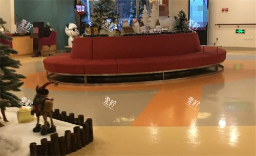 成都新世纪妇女儿童医院等候区.jpg 成都新世纪妇女儿童医院等候区.jpg