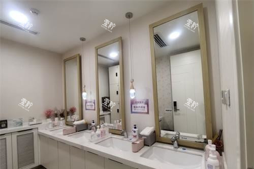 北京惠合嘉美医疗美容医院洗漱区.jpg