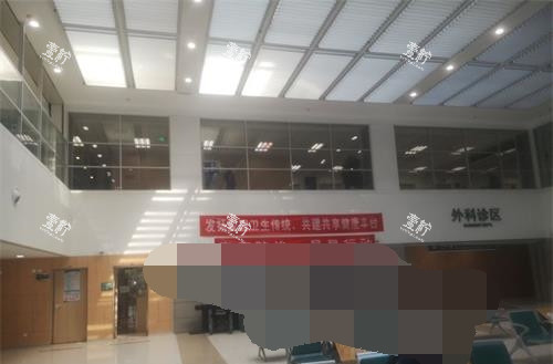 北京右安门医院医疗美容科大厅.jpg