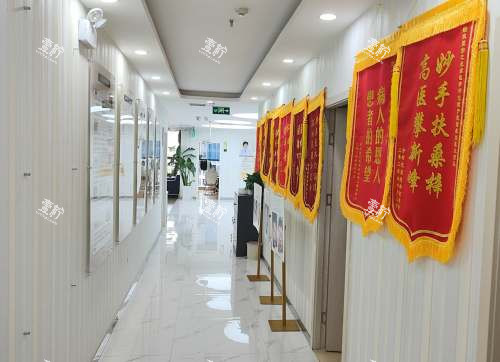 郑州枝蔓医疗美容走廊.jpg 郑州枝蔓医疗美容走廊.jpg