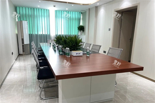 东莞凤岗牙贝健口腔门诊部会议室.jpg