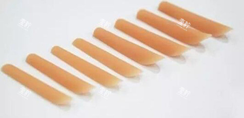 硅胶假体隆鼻照片.jpg