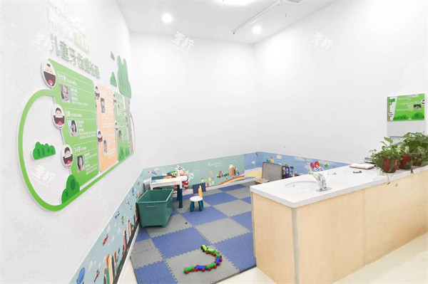 益阳伢尔舒口腔(万达店)儿童积木区.jpg