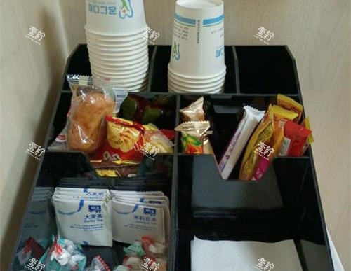 银川名仁口腔茶水.jpg