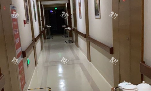 银川西京妇产医院美容科走廊图.jpg