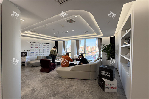 石家庄十八岁医美大厅展示.jpg