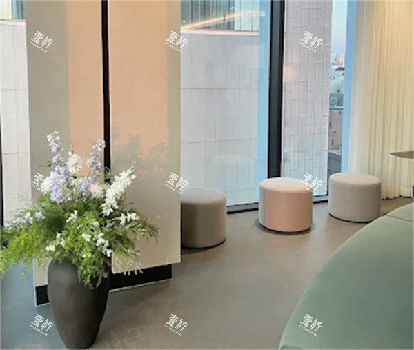 韩国LIOL皮肤科候诊区.jpg